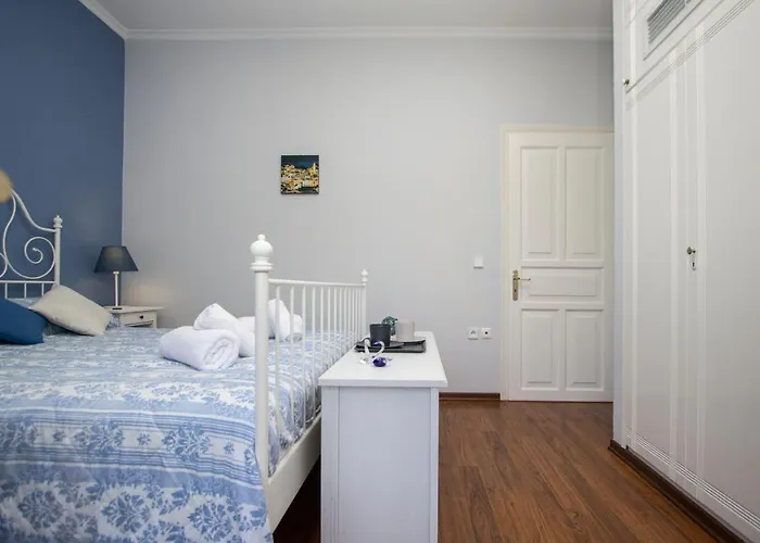 شقة Iliachtida Alepou